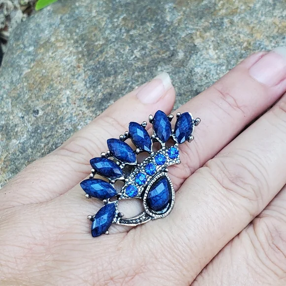 Stunning Huge Statement Ring with Blue Lapis Lazu Rhinestones Adjustable NWOT - Picture 3 of 3